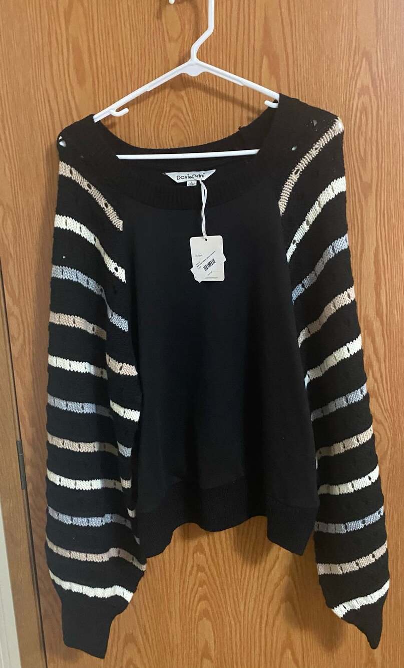 Davi & Dani Black Striped Knit Balloon Sleeve Sweater DT30646